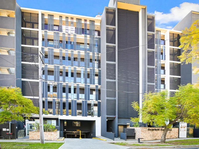 Near New and Modern 1BR Apartment with North Aspect!