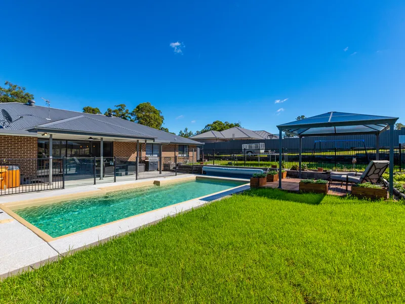 YOUR PRIVATE FAMILY OASIS!