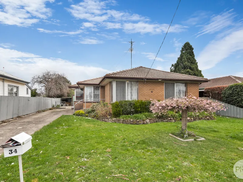 THREE BEDROOM FAMILY HOME SEBASTOPOL