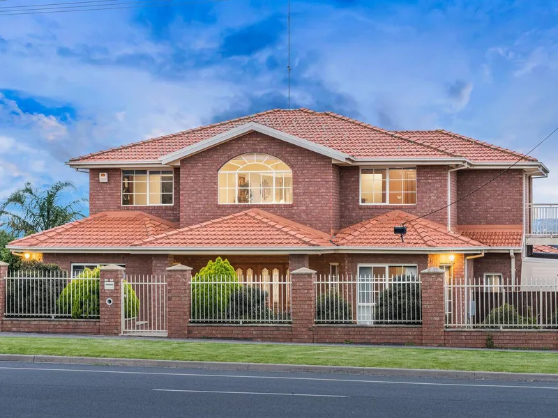 Grand Family Home on Over 2000m2
