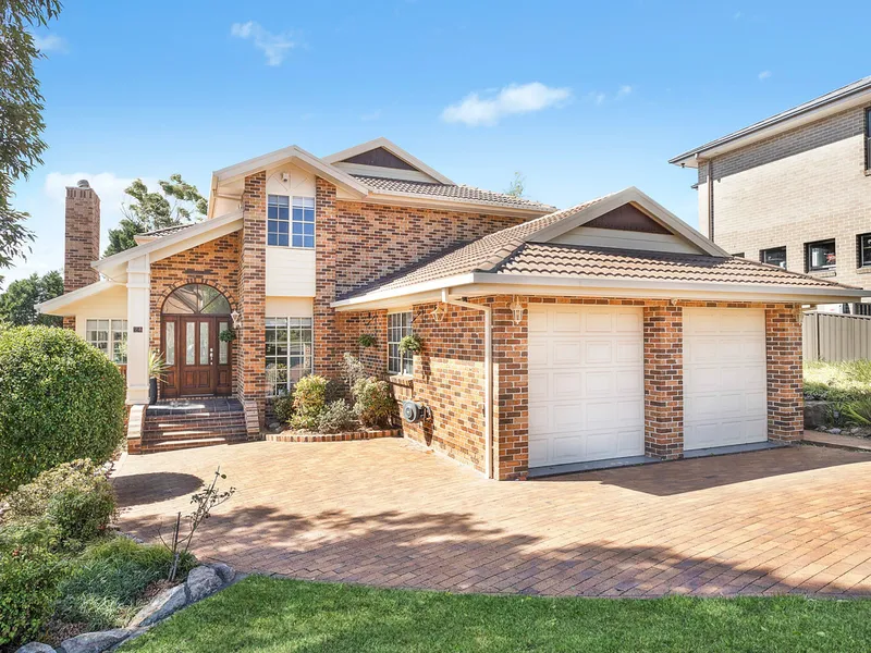 Impressive family home with picturesque views 