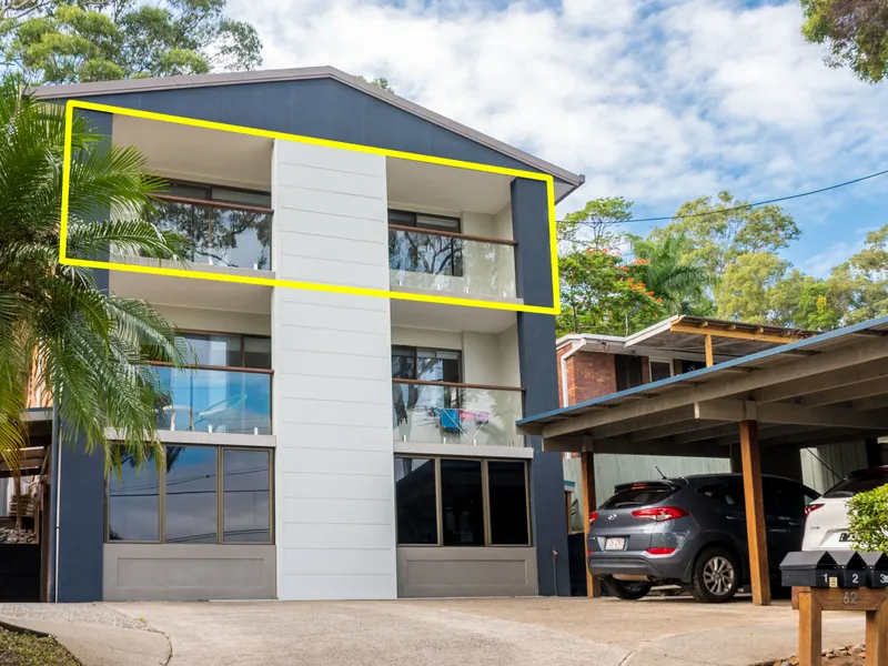 2 Bedroom Top Floor Unit in Burleigh Heads!