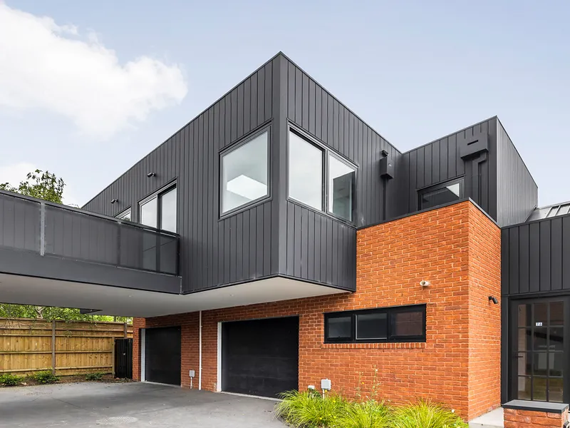 Newly completed townhouse with abundant natural light & sleek design