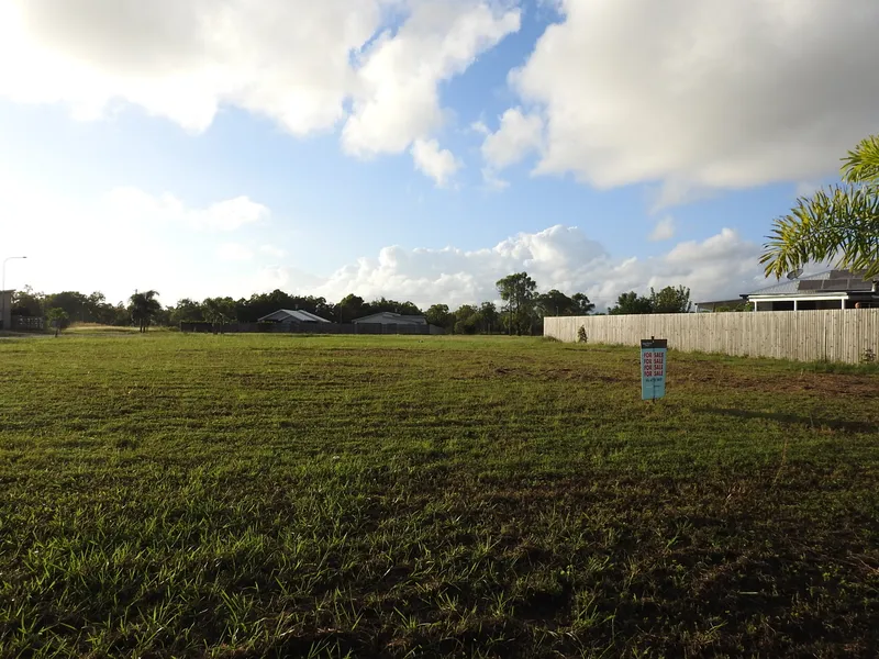 Vacant Land Located in Golf Estate