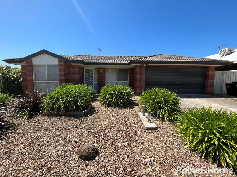 Neat & Tidy 3 bedroom Home!