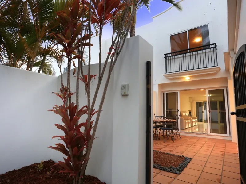 CENTRAL LOCATION - PET FRIENDLY - SECURE GATED ESTATE  -  3 CAR ACCOMODATION