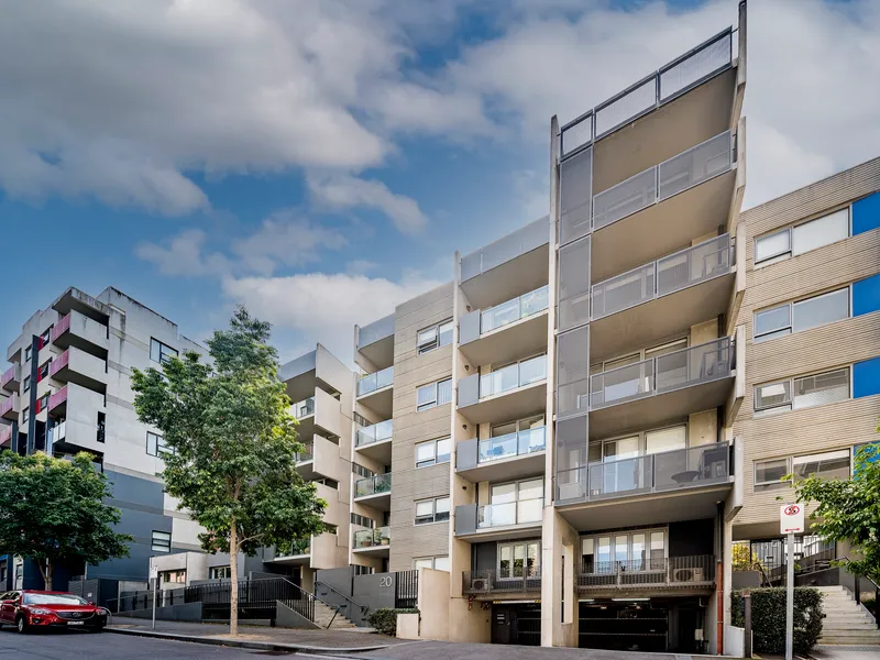 VIBRANT AT THE VIVA APARTMENTS