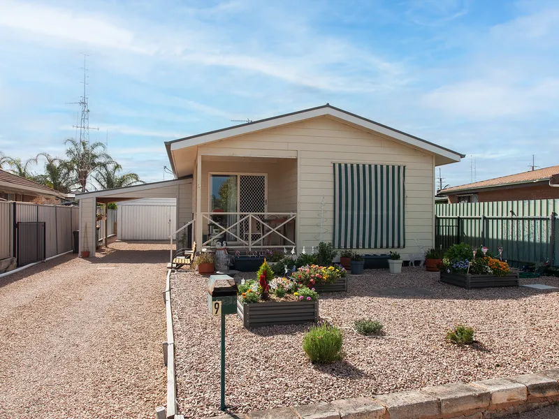 DOWNSIZING MADE EASY OR GREAT RENTAL PROPERTY