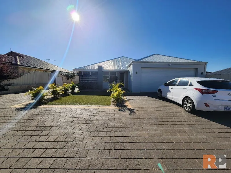 BEAUTIFUL FAMILY HOME CLOSE TO THE BEACH