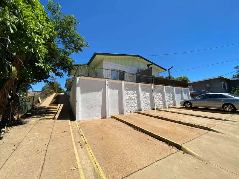 2 bedroom unit available to rent $240PW