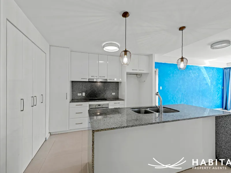 SPACIOUS INNER CITY COURTYARD APARTMENT - PET FRIENDLY