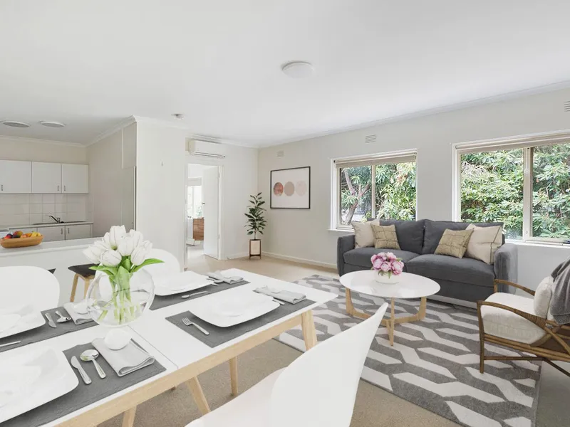 Lease is offered at $290pw for the first 3 months. The rent will then revert to the original $330pw for the remainder of the lease.