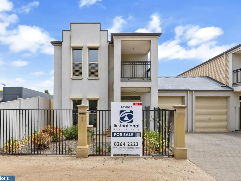 SPACIOUS TOWNHOUSE IN GREAT LOCATION