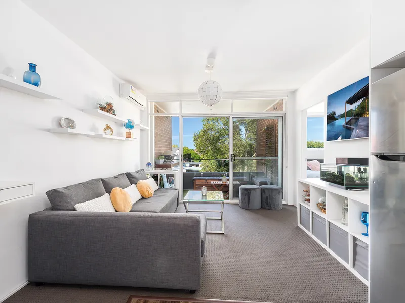 Ideally located apartment with city views