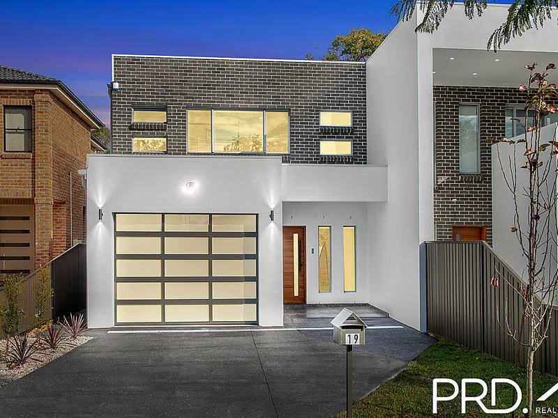 Huge brand new home along the Georges River