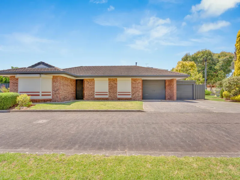 Adorable Unit in Quiet Cul-de-Sac
