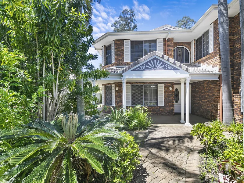 Opulent, Extravagant & Stylish...Tinana Riverside At Its Best!