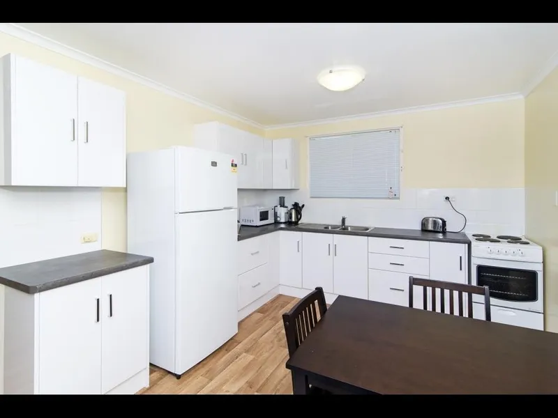 Smart 3 bedroom unit close to town