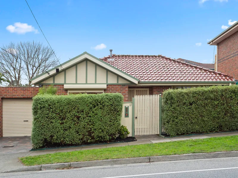 Effortless Ease in the Ultimate Locale