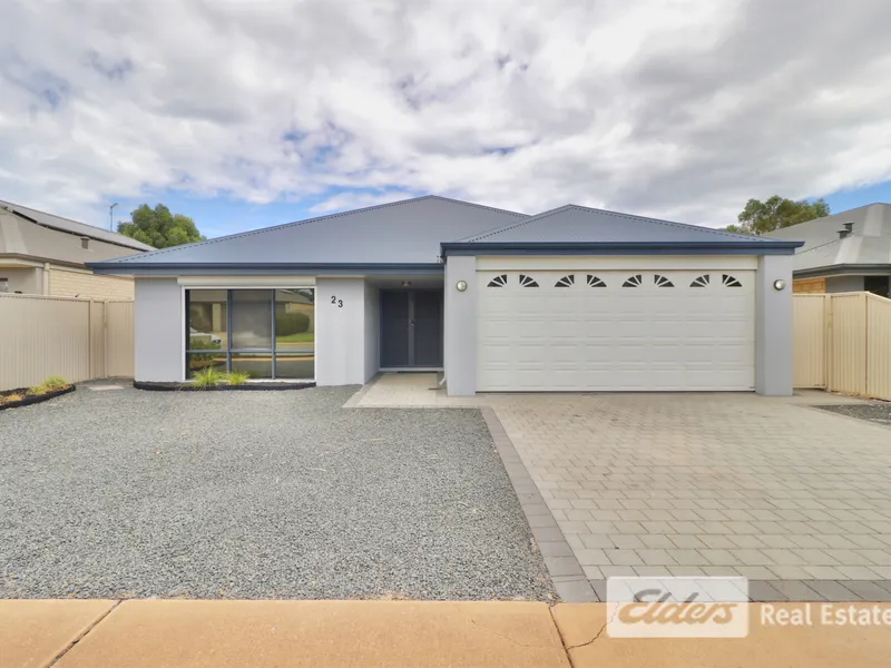 Picturesque Parkland Location