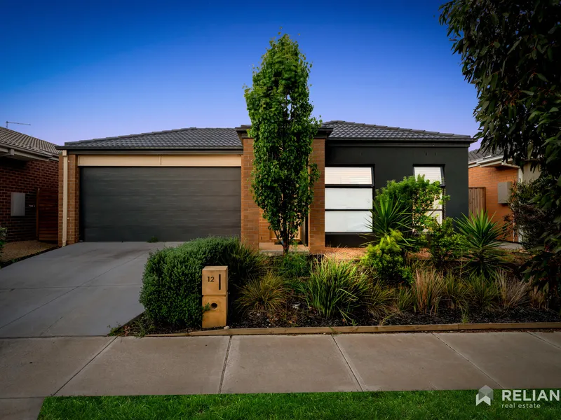 Prime Featherbrook Location filled with Quality and Versatility.