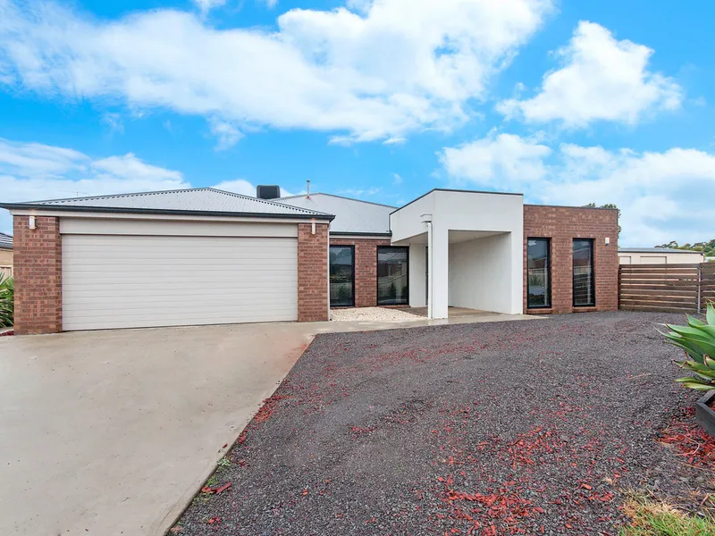 MODERN FULLY FURNISHED HOME!