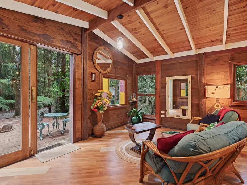 Experience Serenity: Your Dream Rainforest Retreat Awaits!
