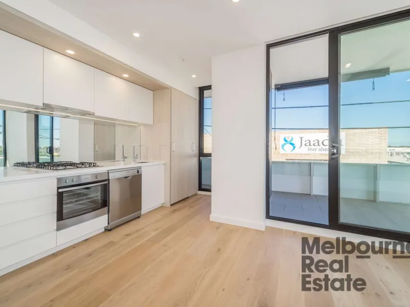 Live the designer lifestyle in Northcote