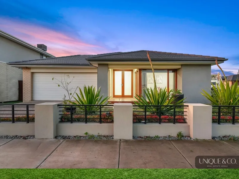 Ex - Display house located in the heart of Elements Estate, Truganina.