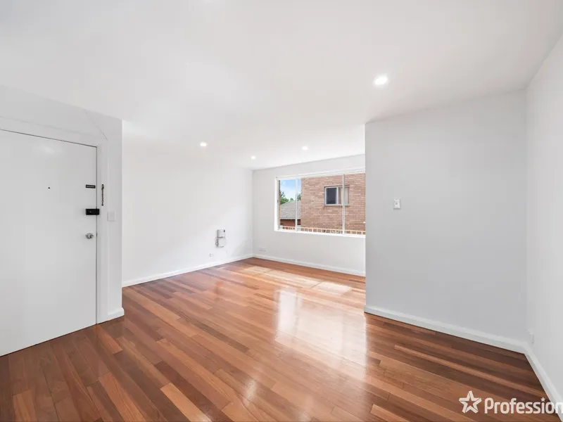 Excellent Location & Renovated Apartment!