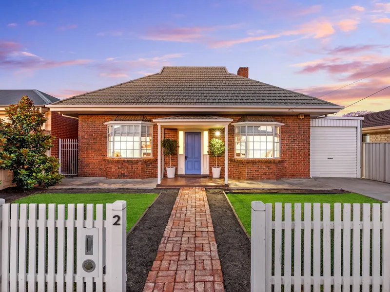 Fulfill Your Wishes With Bay Window Character Home