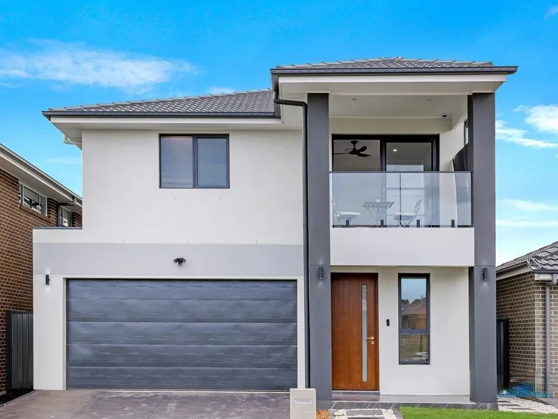 5 BED ( 1 PARENT ROOM ON GROUND FLOOR ) FULL 3 BATH ( READY HOME )