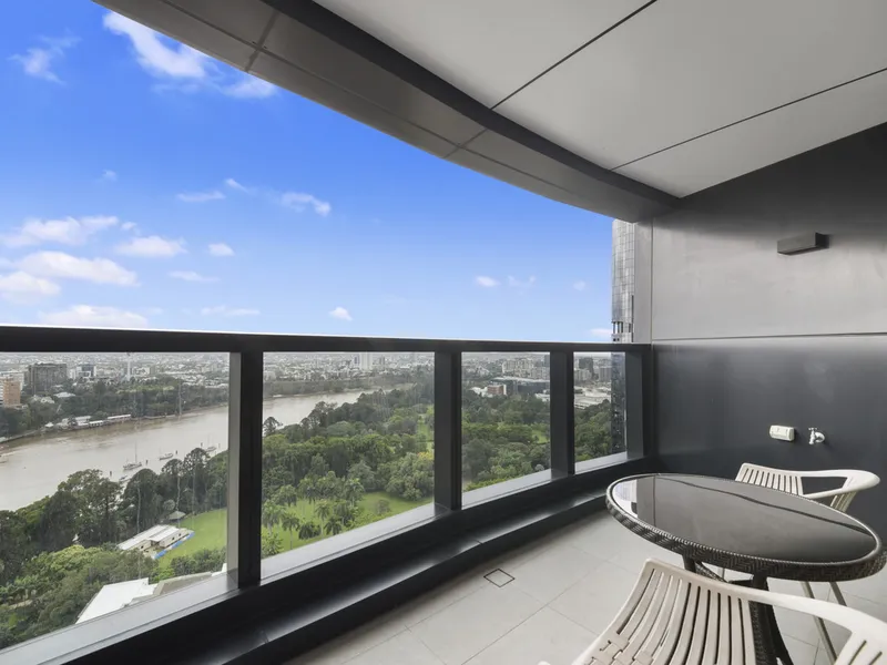 Hot property in the CBD with amazing views