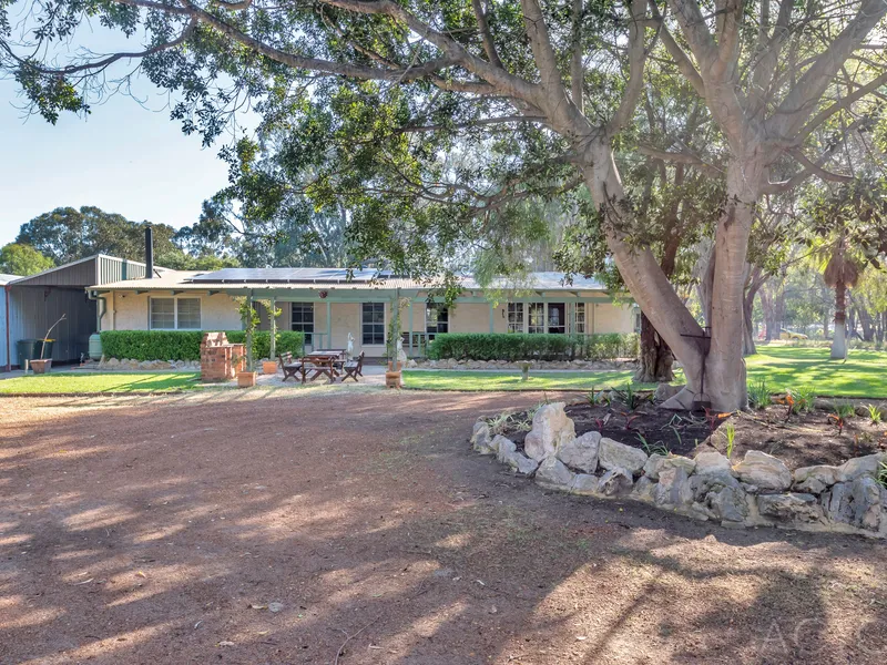 ESTUARY-SIDE EQUINE ACREAGE + 2ND DWELLING