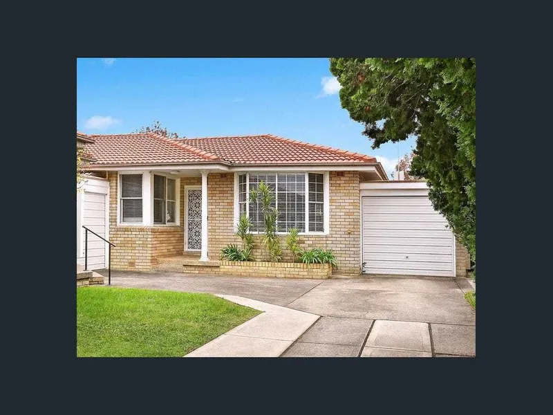 An Easycare, Family Sized Villa of Convenience