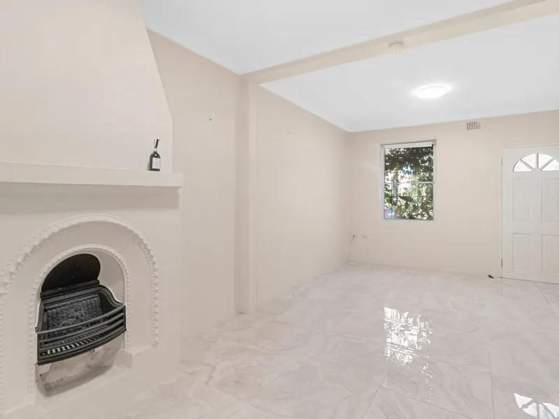 Renovated, spacious one bedroom terrace in a great location