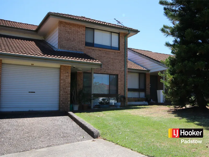 Conveniently Located 2 Storey Townhouse.