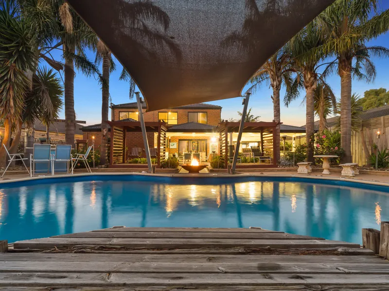 Enormous Entertainer with a pool!