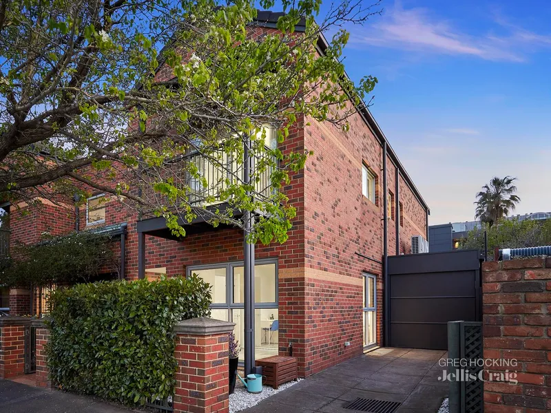 Modern Family Sanctuary, Magnificent Location