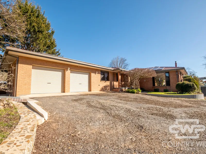 Prestigious Cramsie Crescent Living