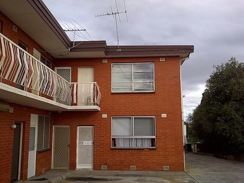 A HOMEY ONE ROOM UNIT