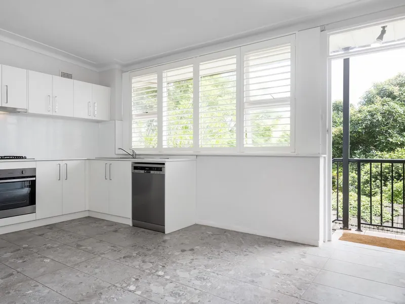 Prime beachside location - Available now!