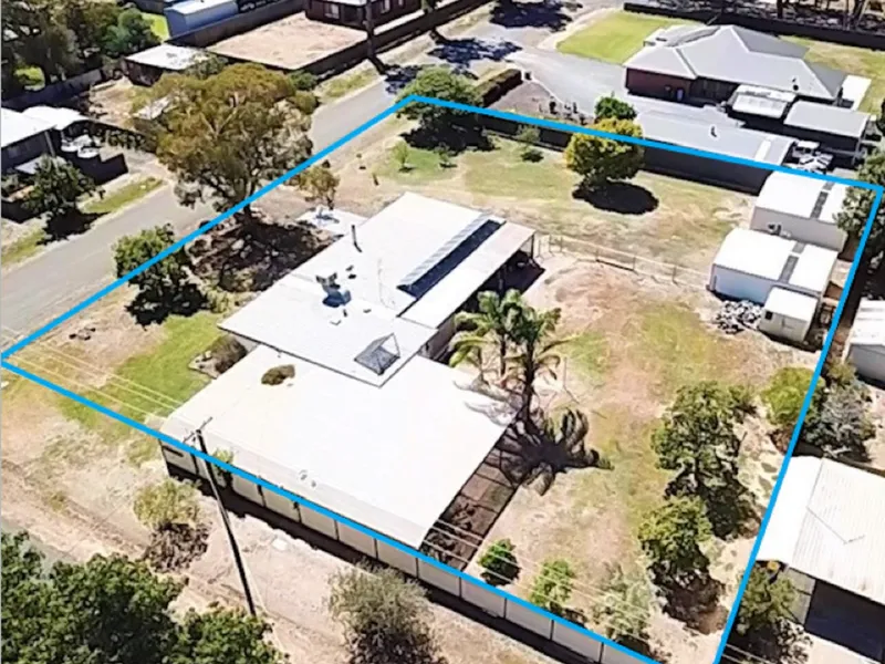 DOUBLE BLOCK IN TOWN 