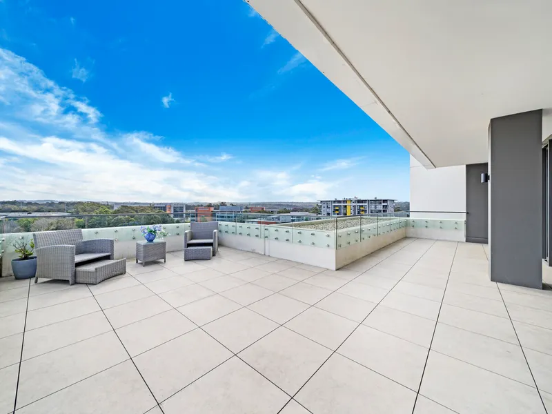 Spacious Executive Apartment with Fabulous Views