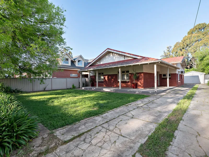 THREE BEDROOM MODERN LIVING NEAR PARKS, SCHOOLS & SHOPS