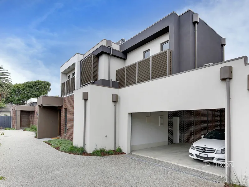 Bayside Deluxe Living