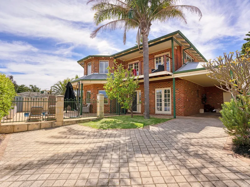 OCEAN VIEWS – MODERN COMFORT – LOW MAINTENANCE LIVING