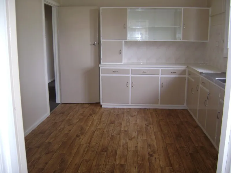 3 Bedroom in great location. Apply prior to viewing.