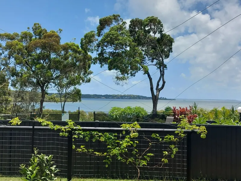 Waterfront - Amazing Views.