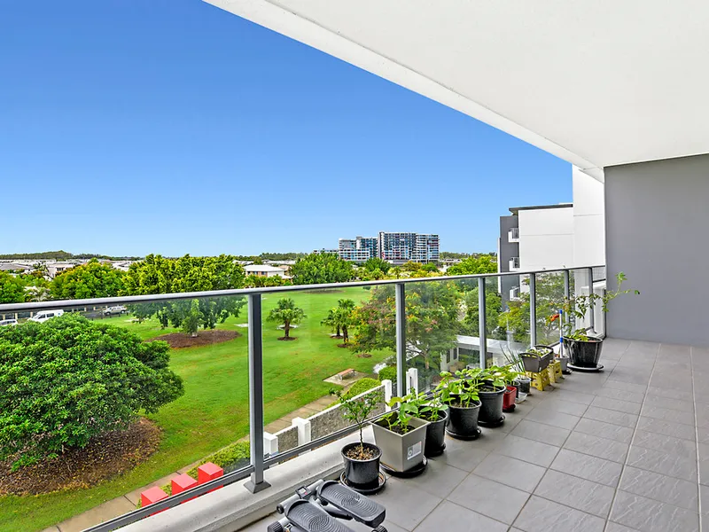 Perfect Parkside Opportunity - Large Two Bed +Study Apartment